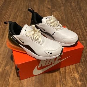 Nike 270 Sneakers